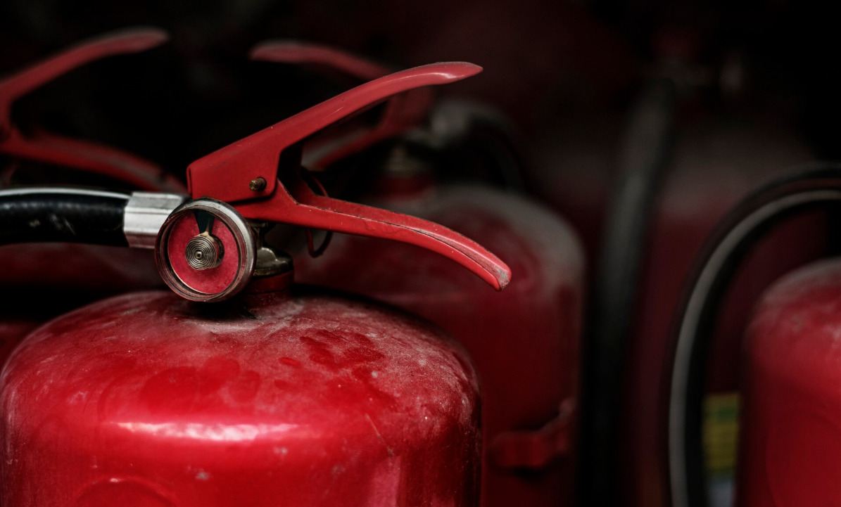 Cómo usar un extintor correctamente: guía paso a paso para principiantes | Instrucciones esenciales