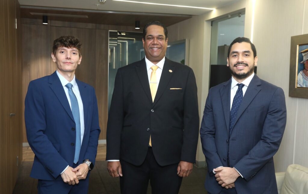 DUA Y MGA: ACTIVE RE IMPULSA LA FORMACIÓN TÉCNICA DEL MERCADO ASEGURADOR CON SU PRIMER SEMINARIO ESPECIALIZADO