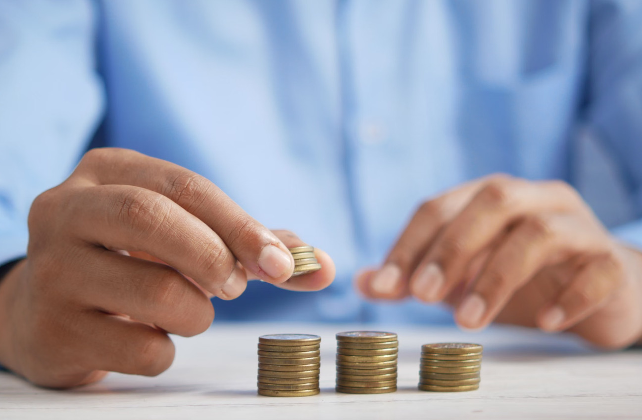 ¿Qué riesgos asume una institución cuando otorga financiamiento sin verificar activos y garantías?