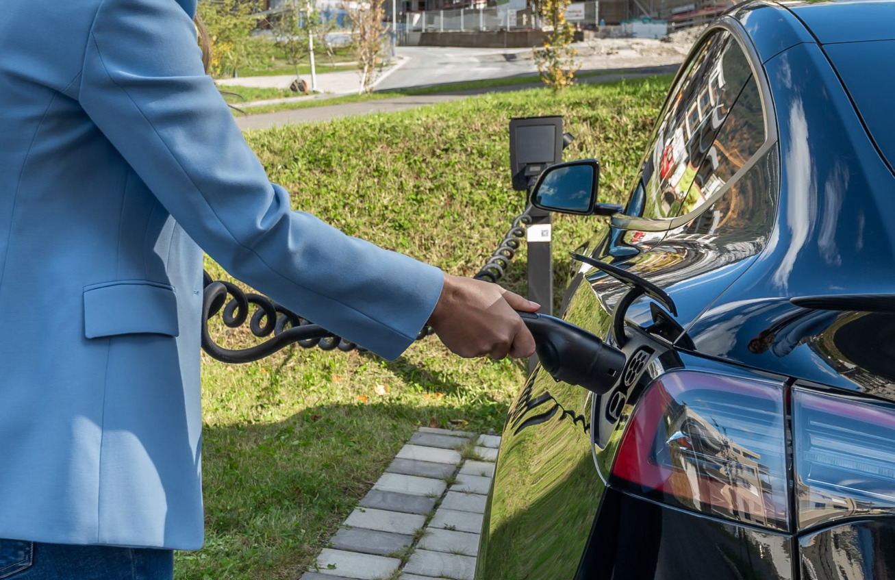 Seguro de vehículo eléctrico: coberturas, costos y criterios de contratación