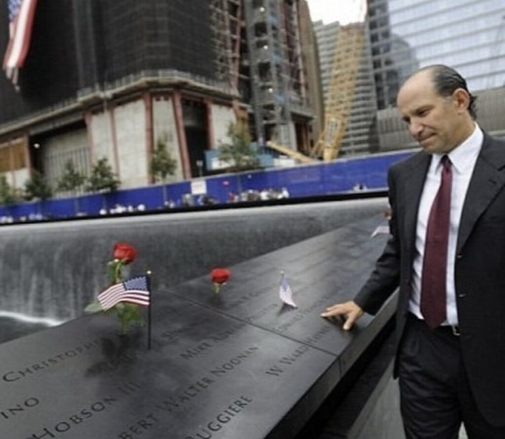 El CEO Howard Lutnick, quien sobrevivió por azar, dirigió la recuperación de la compañía en medio de pérdidas inimaginables, incluida la muerte de su hermano.